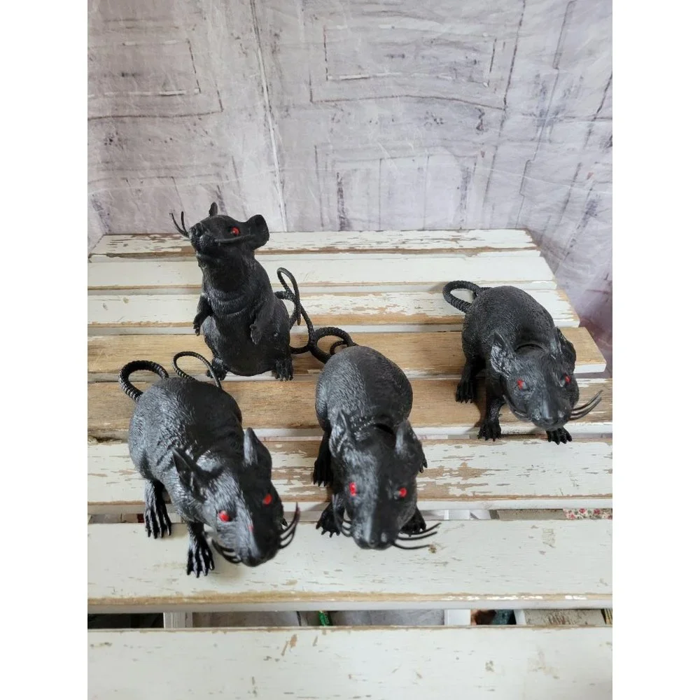 Rat‎ Halloween set mice prop squeaky